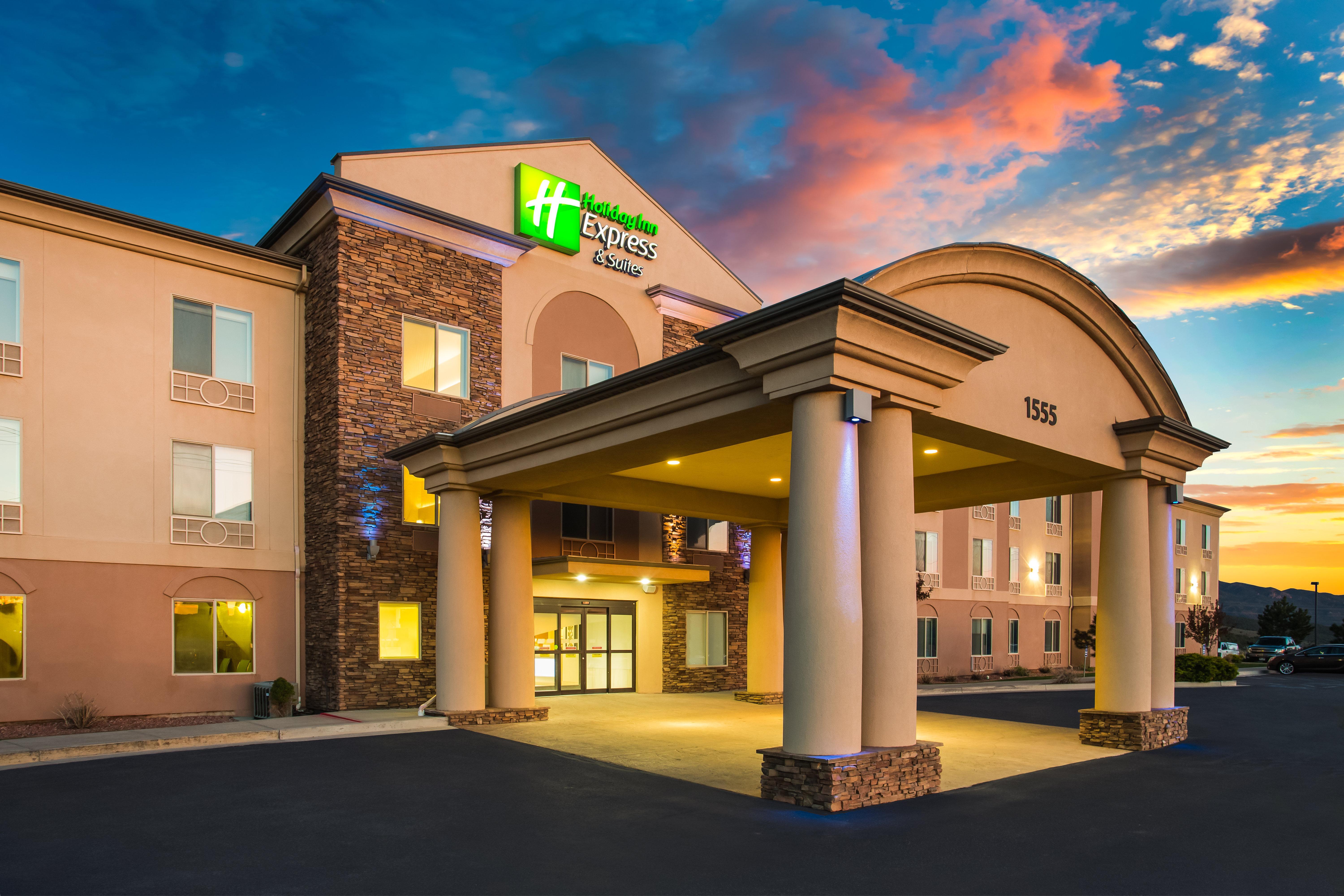 Holiday Inn Express Hotel & Suites Cedar City, An Ihg Hotel Exterior photo