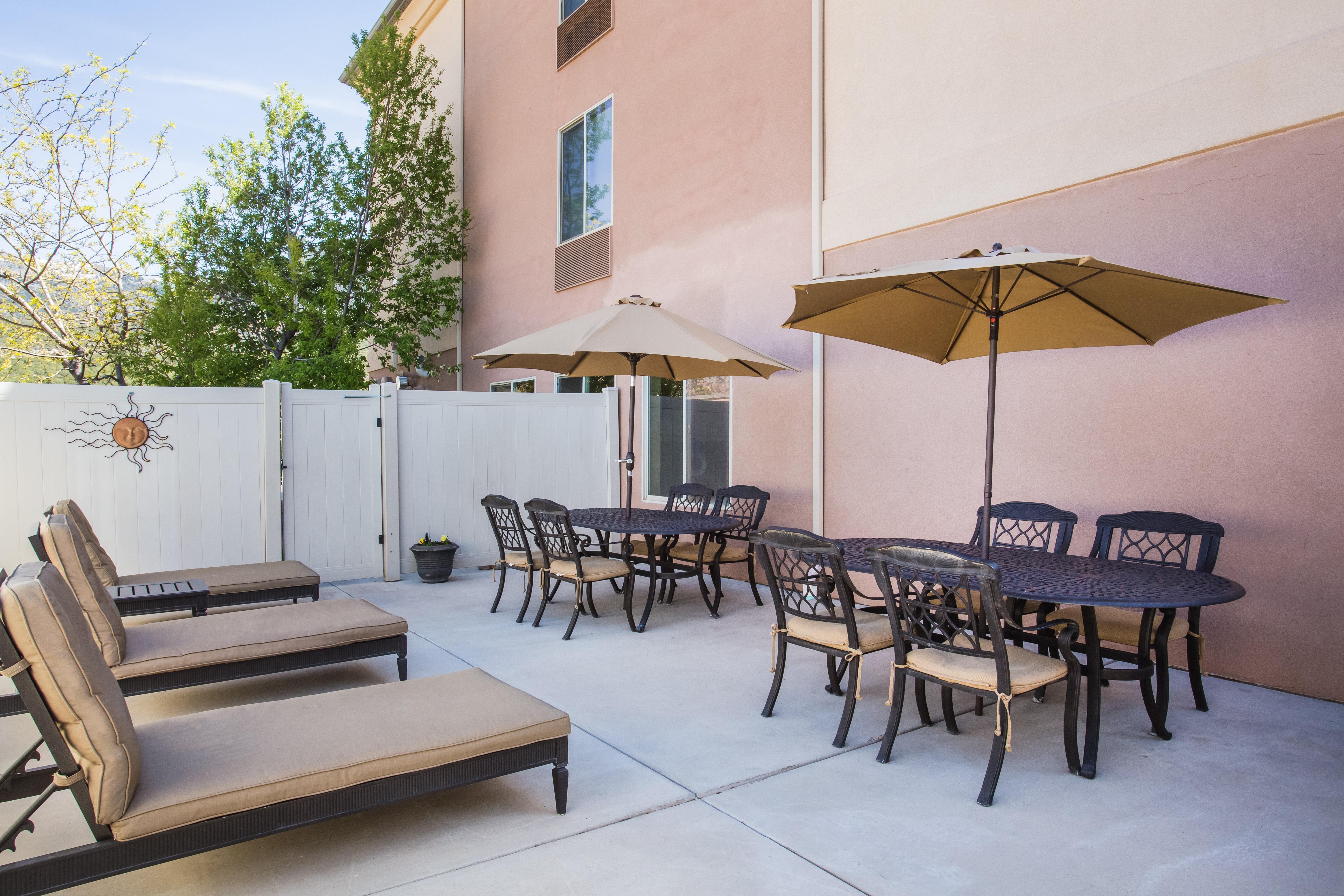 Holiday Inn Express Hotel & Suites Cedar City By Ihg Exterior photo