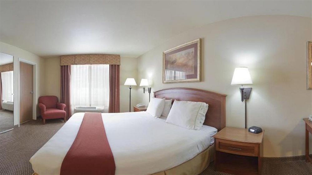 Holiday Inn Express Hotel & Suites Cedar City By Ihg Exterior photo