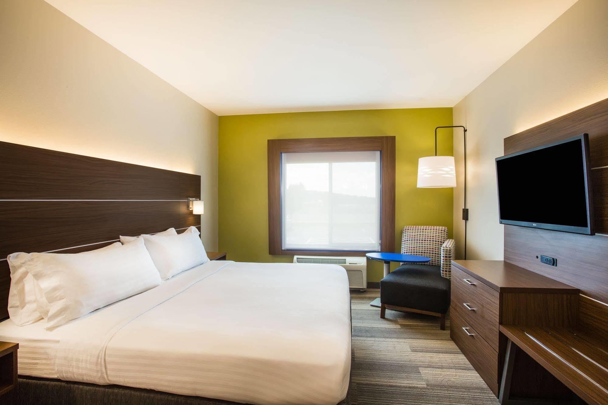 Holiday Inn Express Hotel & Suites Cedar City By Ihg Exterior photo